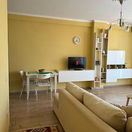 Sunlight Apartment At Pazari I Ri Tirana Exterior photo